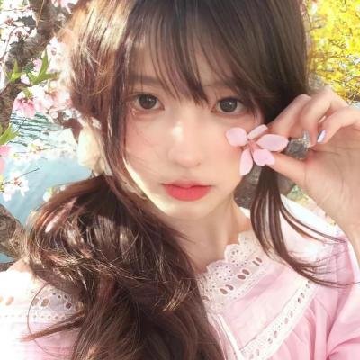 模仿女孩